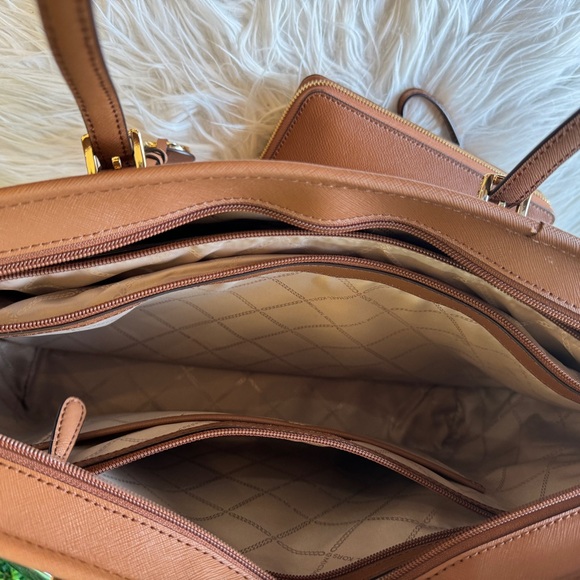 New Michael Kors MK Leather Tote Jet Set Extra Large Travel Tan+matching wallet - Picture 6 of 12